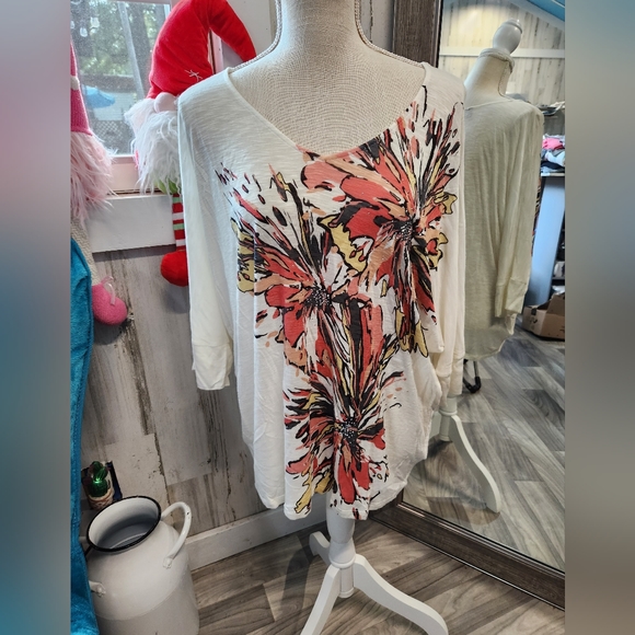 Womens Flowy V-Neck Floral Print Top - Picture 2 of 2